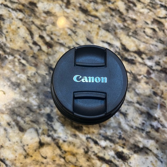 Canon EOS Rebel T100 - Picture 4 of 8